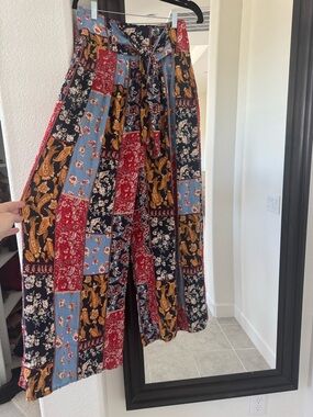 Cato Navy and Red Floral Patchwork Top Size M 100% Rayon